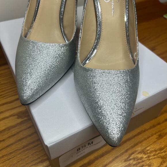 Jessica Simpson Silver Metallic Size 8.5 Pumps - Picture 6 of 7